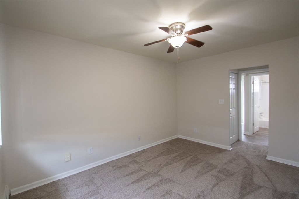 This is a photo of the bedroom in the 631 square foot, B-style (Ranch) 1 bedroom/1 bath floor plan at Colonial Ridge Apartments in the Pleasant Ridge neighborhood of Cincinnati, OH.