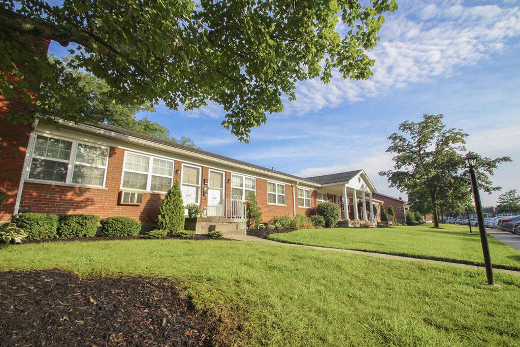 This is a picture of building exteriors at College Woods in Cincinnati, OH