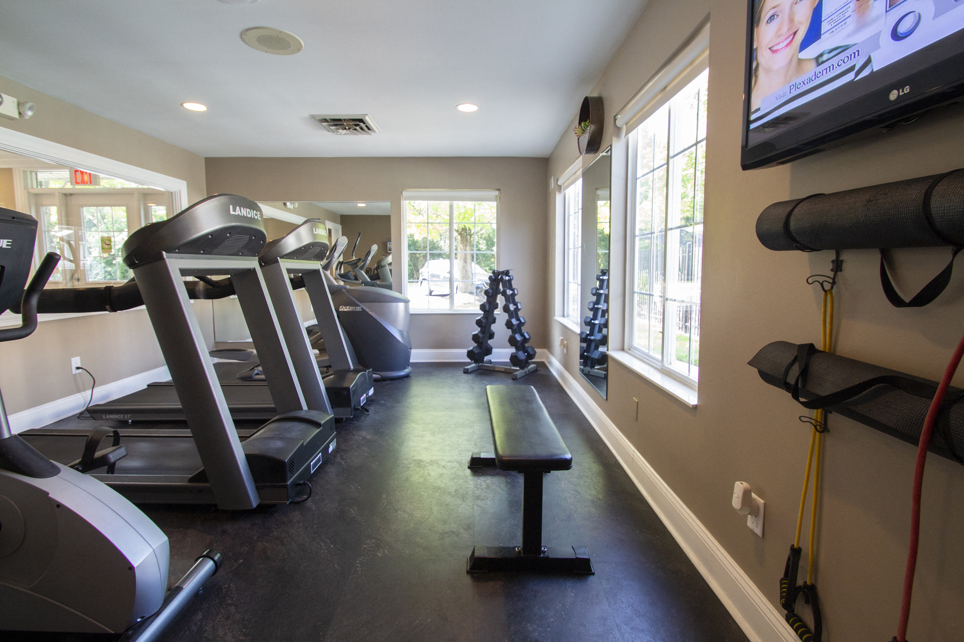 This is a picture of the fitness center at Deer Hill Apartments in Cincinnati Ohio.