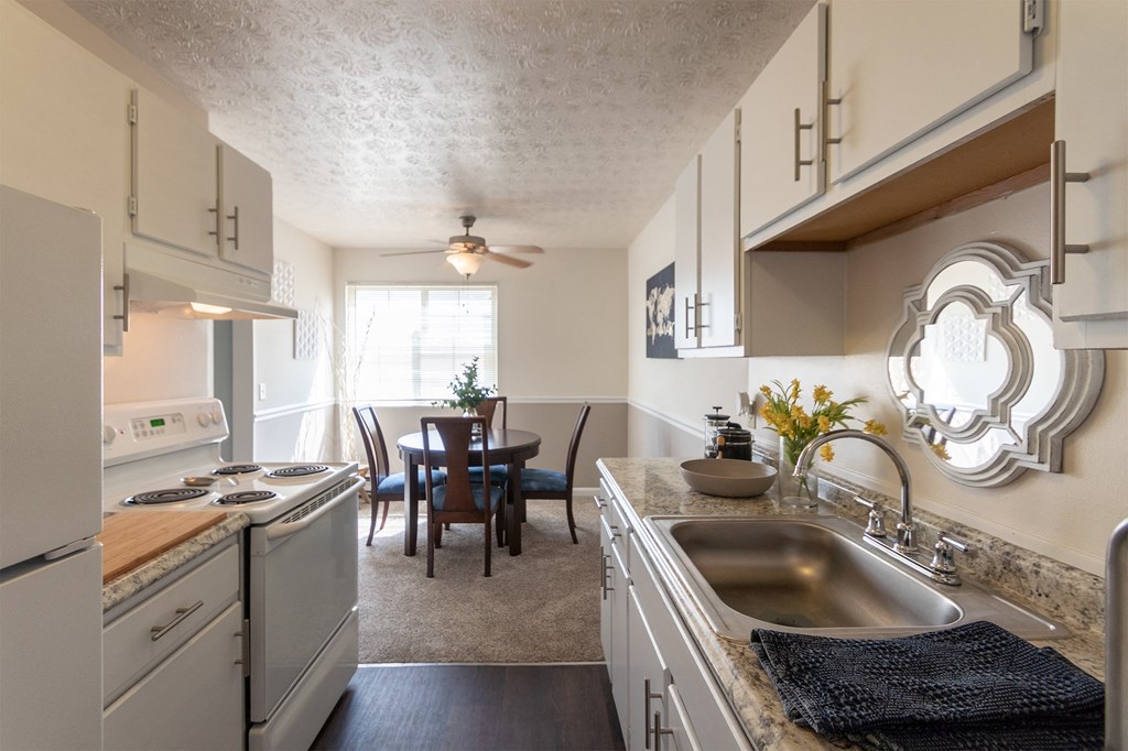 Modern Kitchen  at Fairfield Pointe, Fairfield, 45014