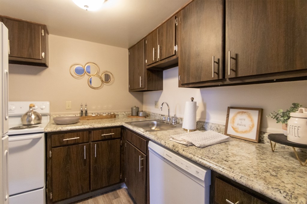 Elegant Backsplashes In Kitchen  at Fairfield Pointe, Fairfield, OH, 45014