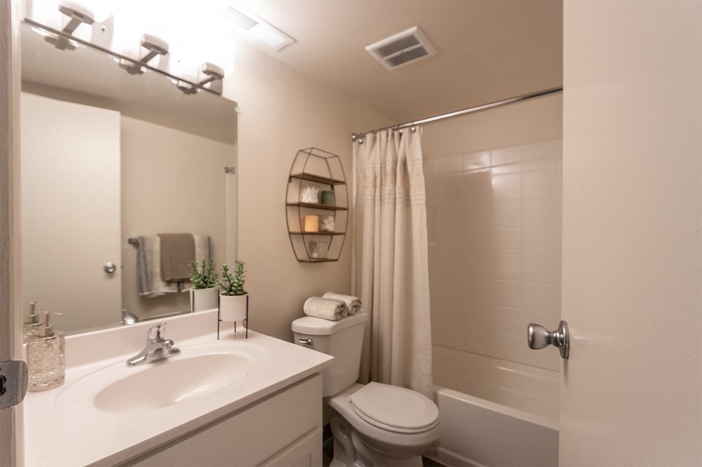 Oval Tub  at Fairfield Pointe, Ohio