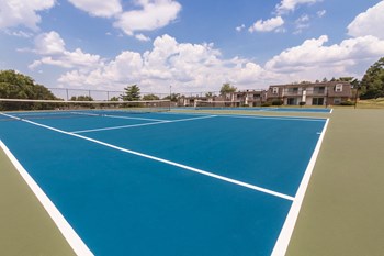 This is a picture of the Gilmore tennis courts at Fairfield Pointe Apartments in Fairfield, Ohio. - Photo Gallery 67