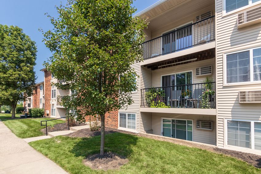 Fairfield Pointe Apartments, 2400 Albemarle Drive, Fairfield, OH RentCafe