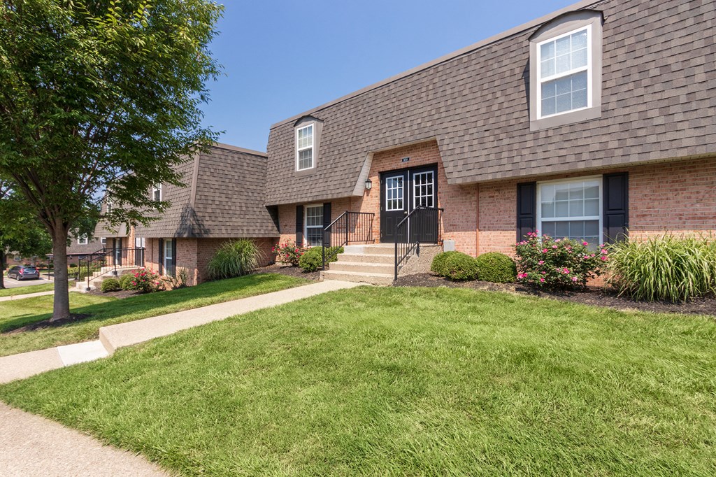 building exteriors/grounds at Fairfield Pointe, Ohio, 45014