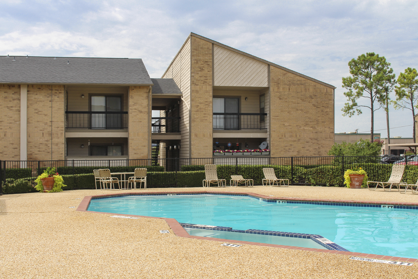 Gateway Place Apartments in Garland, TX