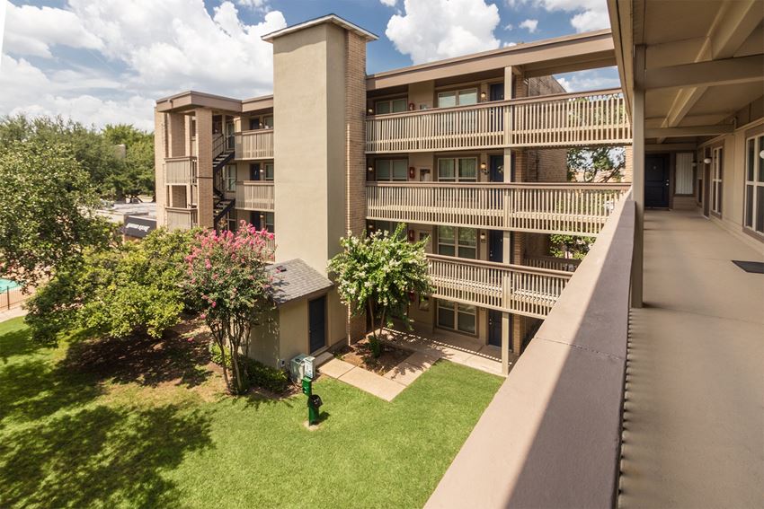 Harvard Square Apartments, 6050 Ridgecrest Rd, Dallas, TX RentCafe