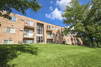 This is a photo of a building exterior at Lisa Ridge Apartments in Cincinnati, OH.