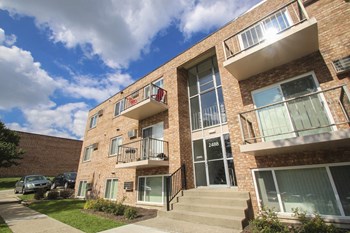 This is a photo of a building exterior at Lisa Ridge Apartments in Cincinnati, OH.