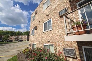 This is a photo of a building exterior at Lisa Ridge Apartments in Cincinnati, OH.