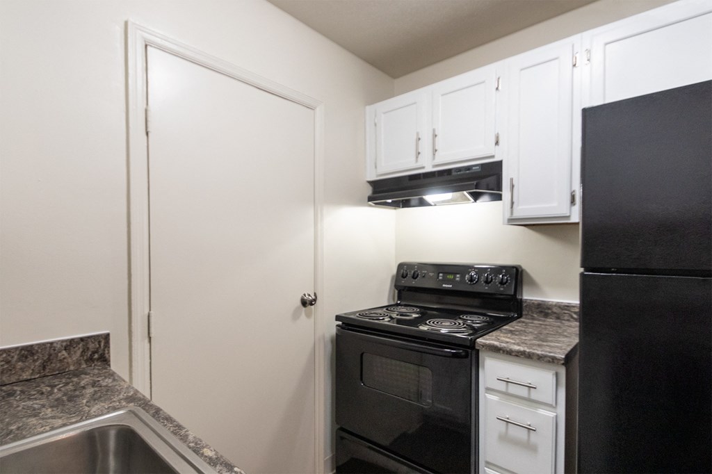 This is a photo the kitchen of the 1030 square foot, Oak 2 bedroom, 1 bath apartment at Montana Valley Apartments in the Westwood neighborhood of Cincinnati, OH.