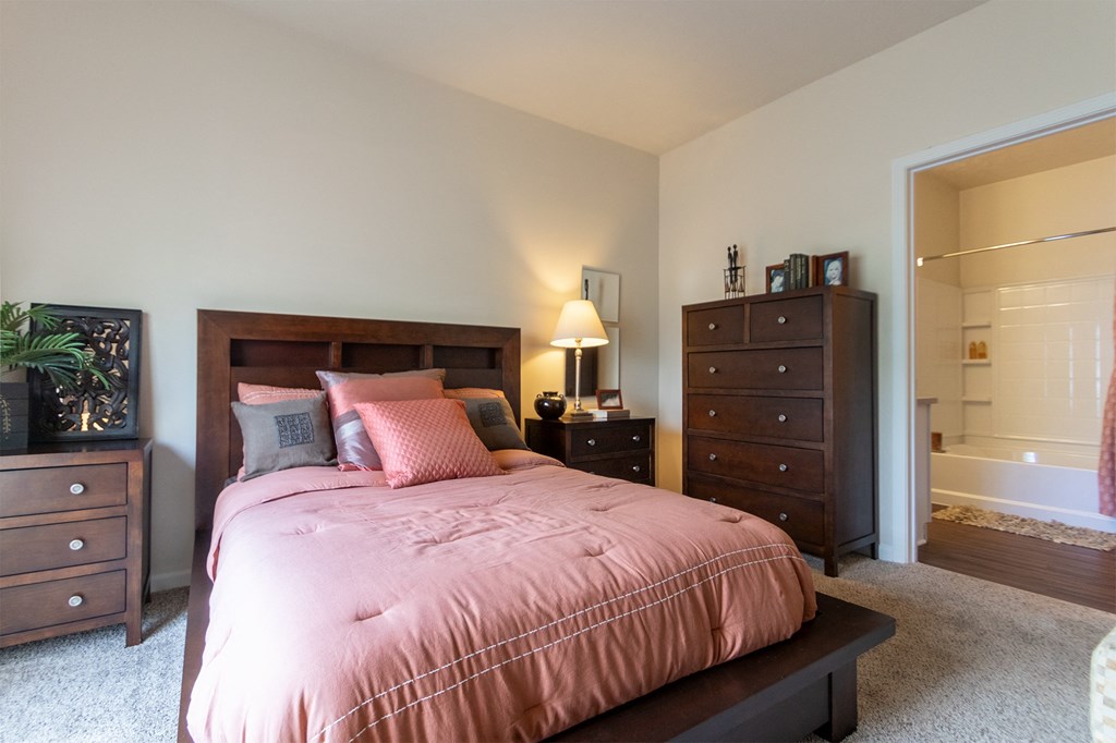 This is a photo of the primary bedroom in the 2 bedroom, 2 bath Islander floor plan at Nantucket Apartments in Loveland, OH.