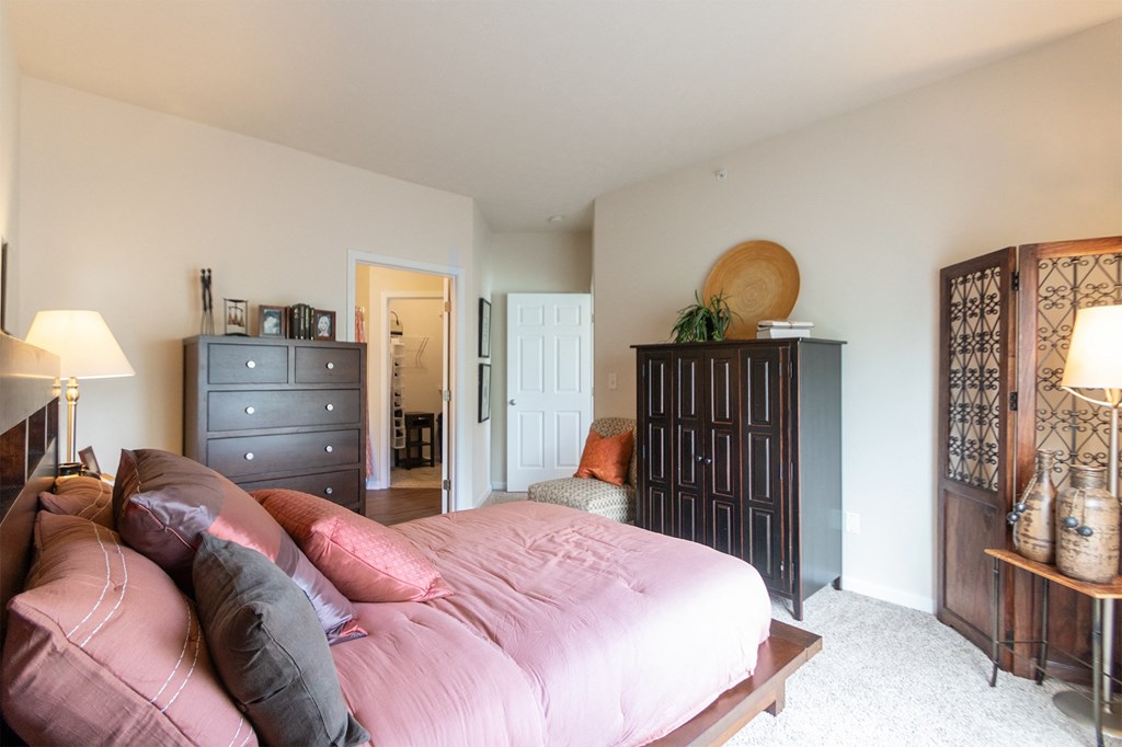 This is a photo of the primary bedroom in the 2 bedroom, 2 bath Islander floor plan at Nantucket Apartments in Loveland, OH.
