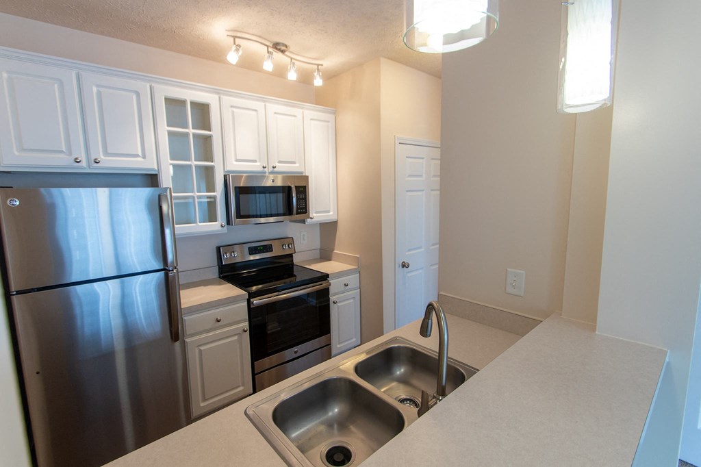 This is a photo of the kitchen in the 563 square foot, 1 bedroom, 1 bath Catamaran floor plan at Nantucket Apartments in Loveland, OH.
