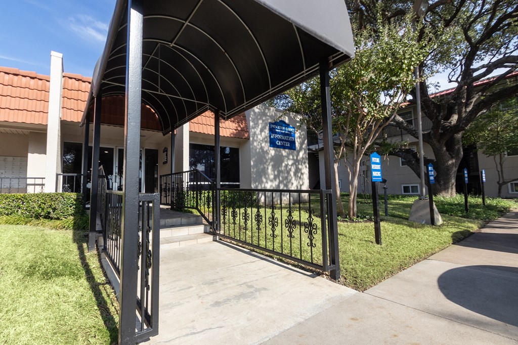 Courtyard View  at Princeton Court, Dallas