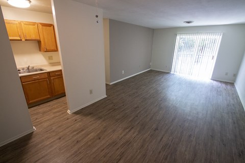 This is a photo of the living room in a 750 square foot 2 bedroom, 1 bath apartment at Park Lane Apartments in Cincinnati, OH.