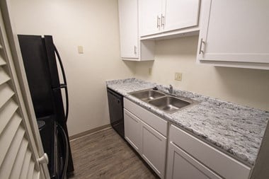 4201 Victory Parkway 1 Bed Apartment for Rent Photo Gallery 1