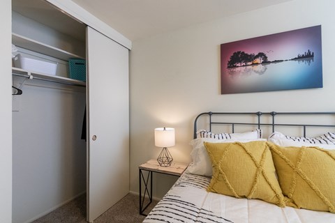 This is a picture of the bedroom in a 576 sq foot 1 bedroom, 1 bath apartment at Red Bank Reserve in the Madisonville neighborhood of Cincinnati, Ohio.