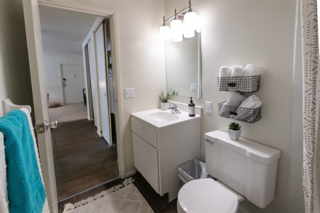 This is a picture of the bathroom in a 576 sq foot 1 bedroom, 1 bath apartment at Red Bank Reserve in the Madisonville neighborhood of Cincinnati, Ohio.