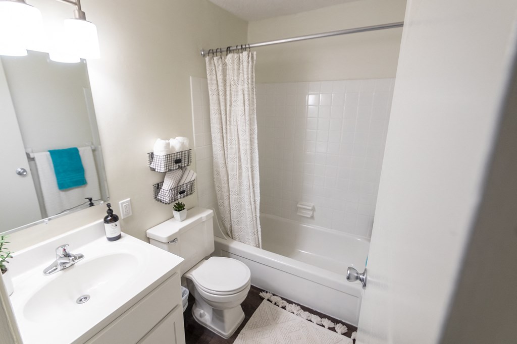 This is a picture of the bathroom in a 576 sq foot 1 bedroom, 1 bath apartment at Red Bank Reserve in the Madisonville neighborhood of Cincinnati, Ohio.