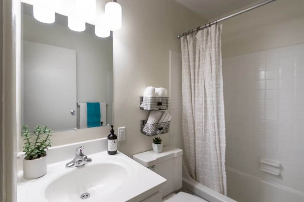 This is a picture of the bathroom in a 576 sq foot 1 bedroom, 1 bath apartment at Red Bank Reserve in the Madisonville neighborhood of Cincinnati, Ohio.