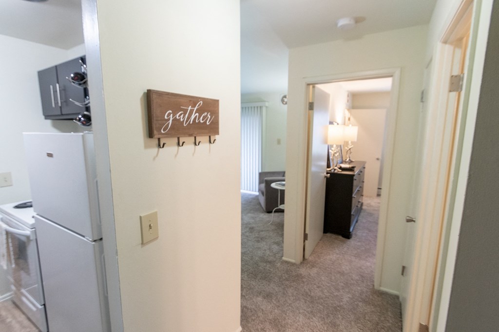 This is a picture of the entryway in a 578 sq foot 1 bedroom, 1 bath  apartment at Red Bank Reserve in the Madisonville neighborhood of Cincinnati, Ohio.