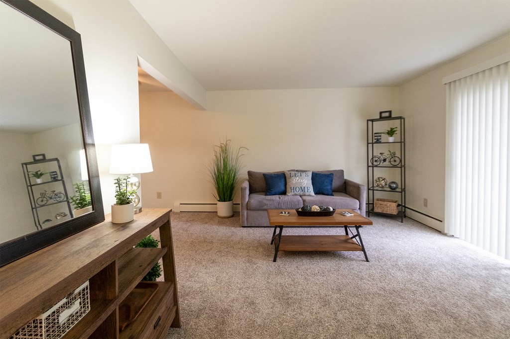 This is a picture of the living room in a 578 sq foot 1 bedroom, 1 bath apartment at Red Bank Reserve in the Madisonville neighborhood of Cincinnati, Ohio.