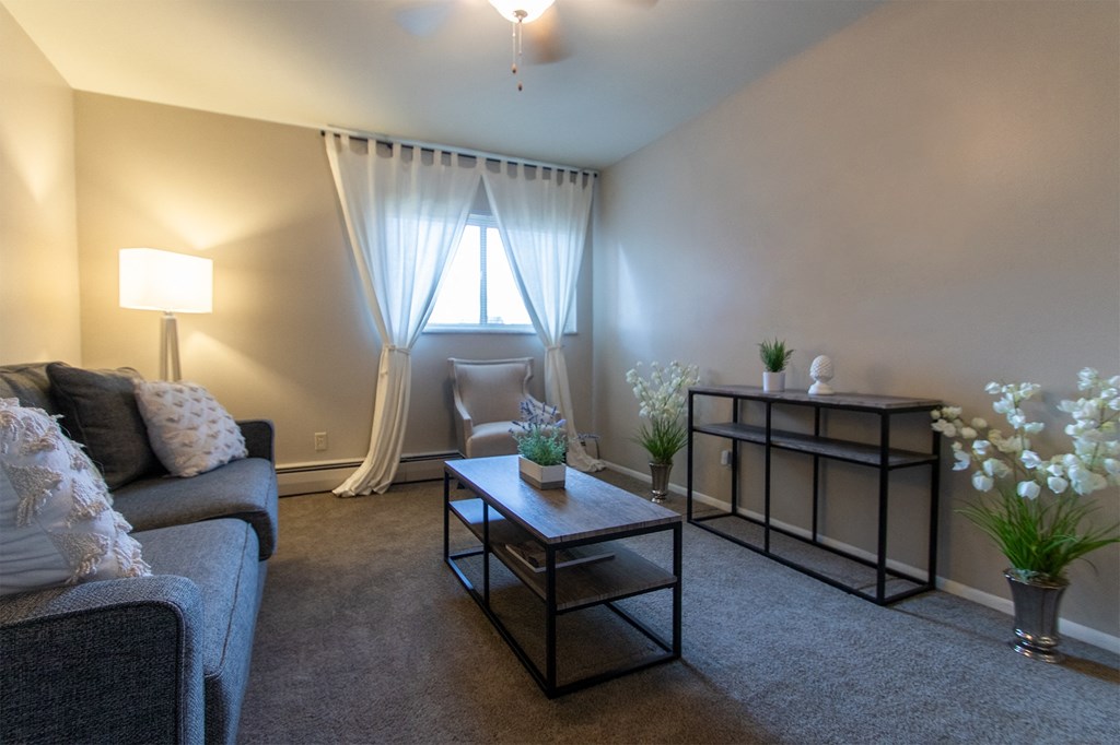 This is a picture of the bedroom a 549 square foot 1 bedroom, 1 bath apartment at Romaine Court Apartments in the Oakley neighborhood of Cincinnati, Ohio.