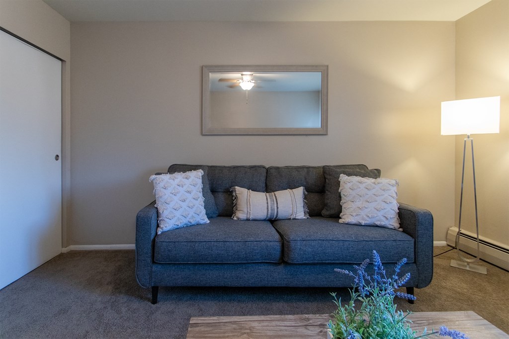 This is a picture of the bedroom a 549 square foot 1 bedroom, 1 bath apartment at Romaine Court Apartments in the Oakley neighborhood of Cincinnati, Ohio.