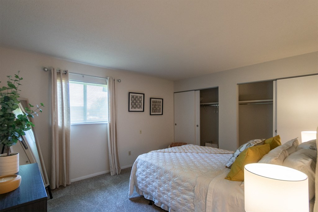 Bedroom With Closet at Village East, Franklin, Ohio