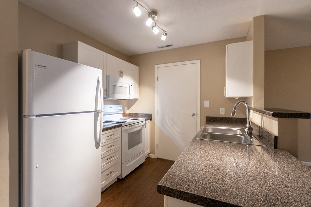 This is a photo of the kitchen in the 580 square foot 1 bedroom, 1 bath Independence at Washington Place Apartments in Miamisburg, Ohio in Washington Township.