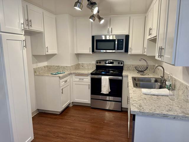 1-bedroom apartment at Casa De Oro Apartments in Torrance, CA
