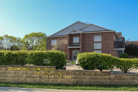 Exterior View at Diamond Brooke, West Des Moines, IA  