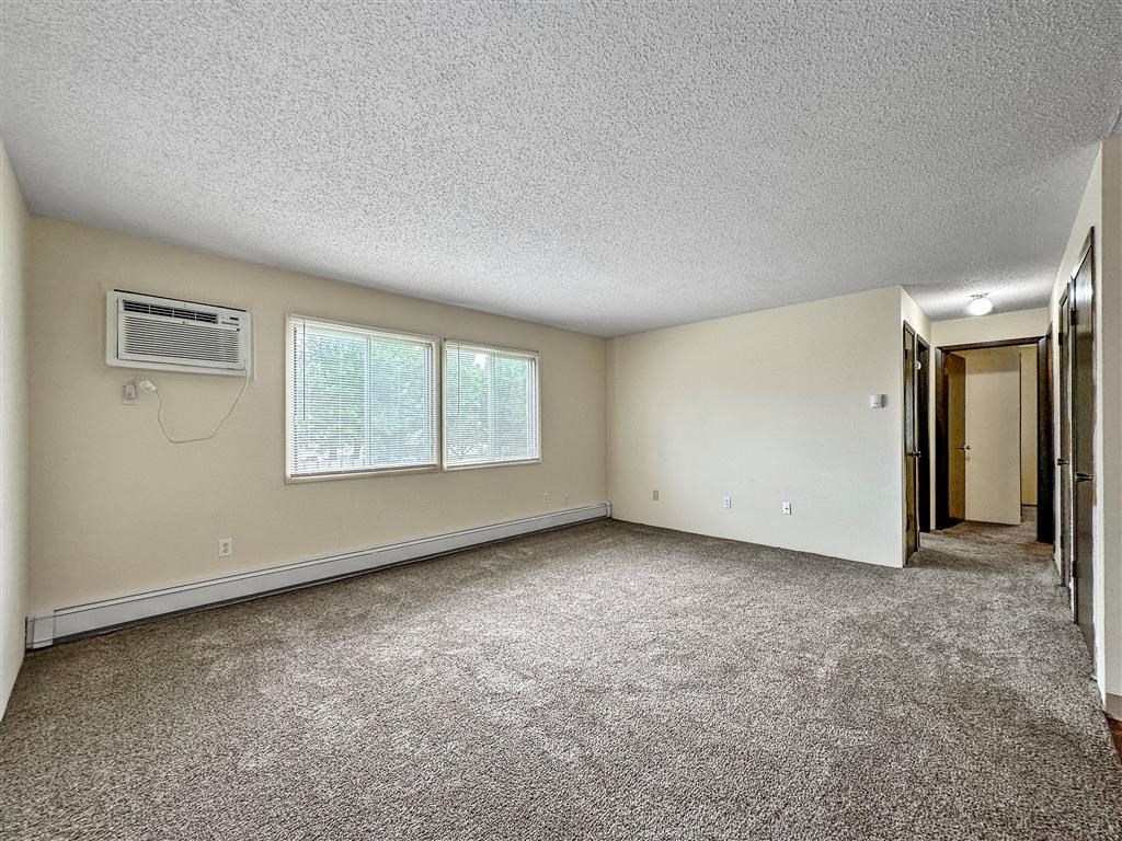 Carpeted Bedroom Carpeted Bedroom at Foxwood Apartments, Indianola, 50125