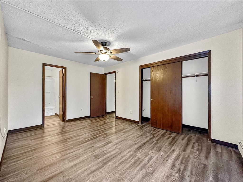 Ceiling Fan at Foxwood Apartments, Indianola, 50125