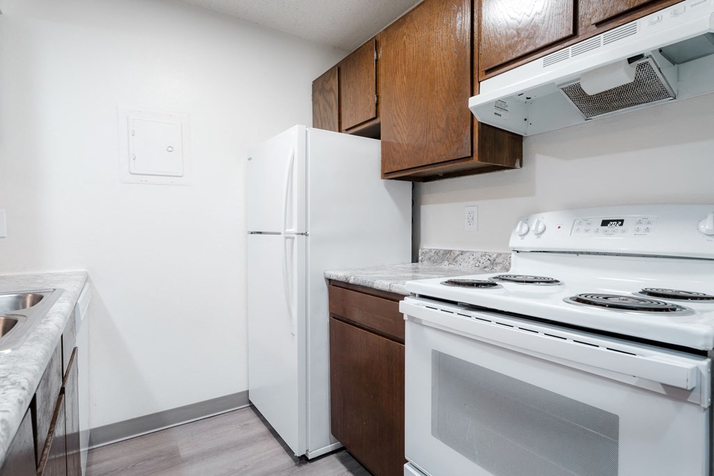 White Appliances at Bristol Ridge, Urbandale, IA