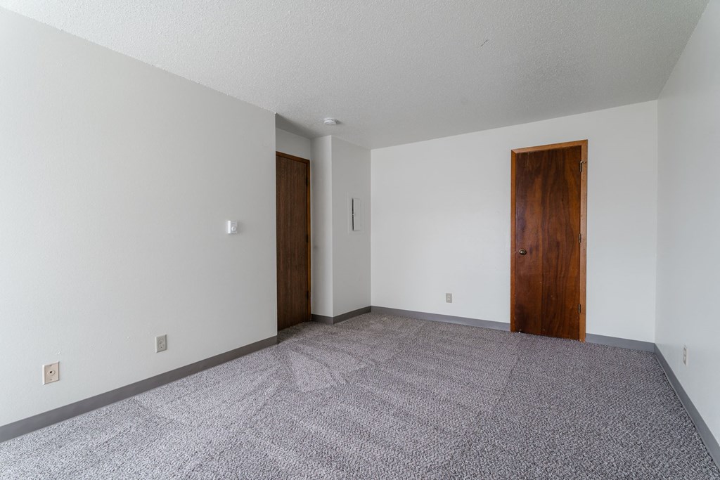 Plush Carpeting at Bristol Ridge, Urbandale