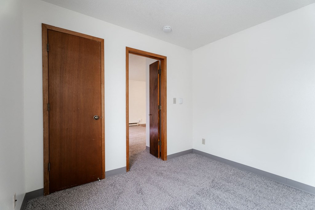 Carpeted Bedroom at Bristol Ridge, Urbandale