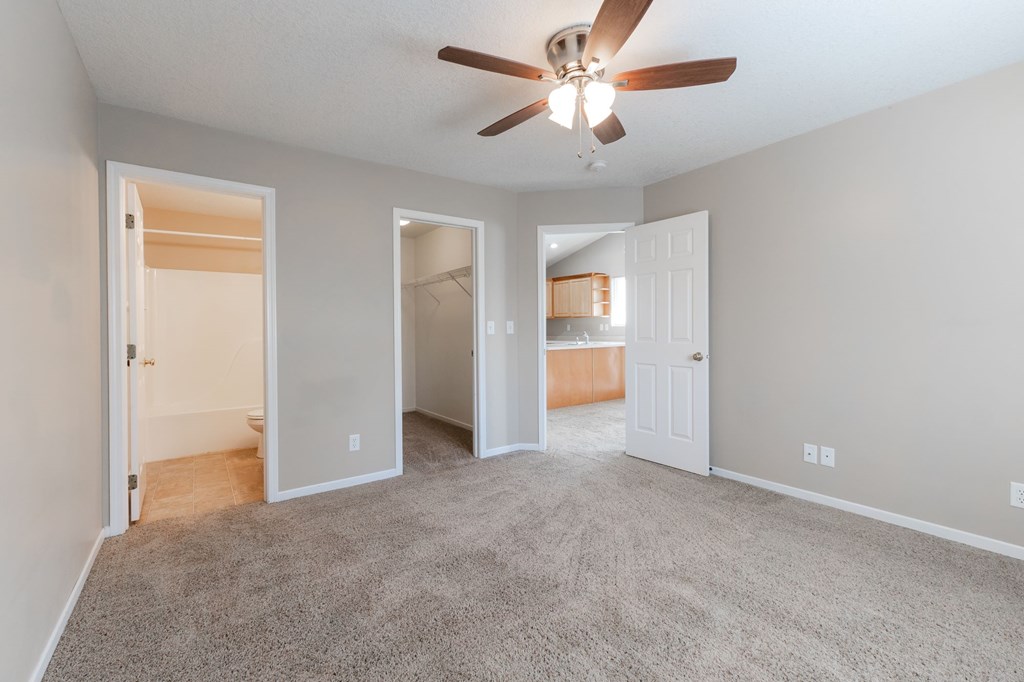 Plush Carpeting at Saylorville Lakeside, Iowa