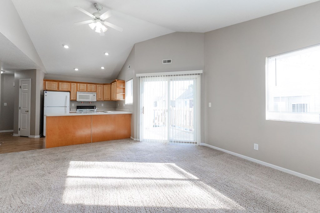 Vacant Living Area at Saylorville Lakeside, Polk City