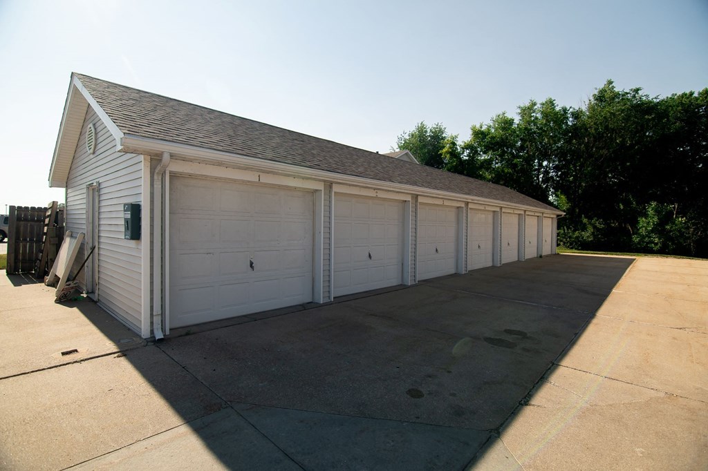 Universally Attached Detached Garages at Saylorville Lakeside, Polk City, 50226