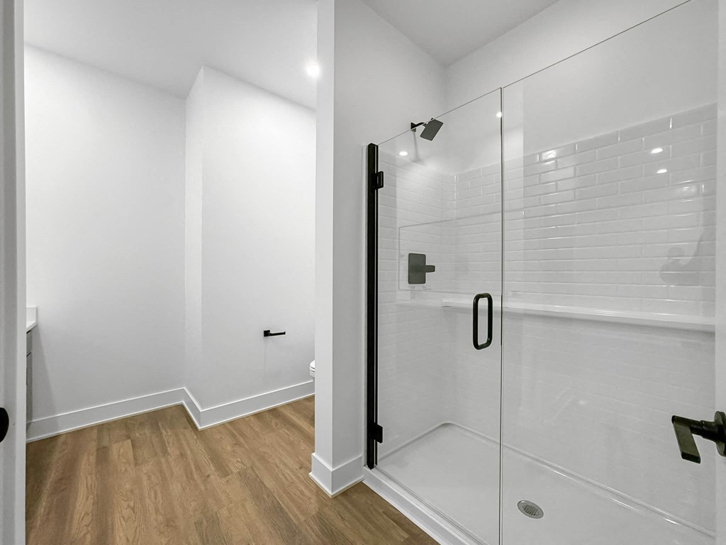 Bathtub And Shower at Matilda 235 Townhomes, Des Moines, 50309