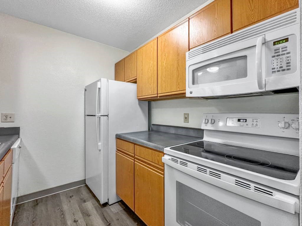 Fully Equipped Kitchen at Hamlet Apartments, West Des Moines