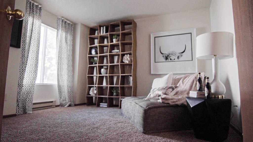 Cozy Reading Room Cozy Reading Room at Hamlet Apartments, West Des Moines, IA