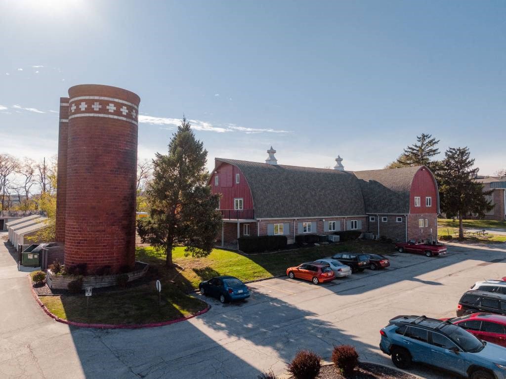 Entrance View at Hamlet Apartments, West Des Moines, Iowa