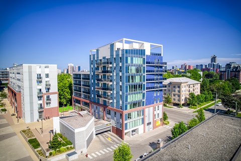 130 Columbia St W 1-2 Beds Apartment for Rent