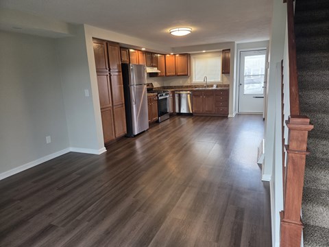128 West Pleasant Street 2 Beds Apartment for Rent