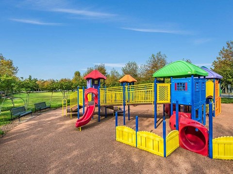 playgrounds at the preserve at polo ridge