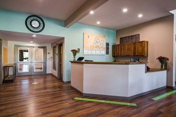 Office Front Desk - Photo Gallery 3
