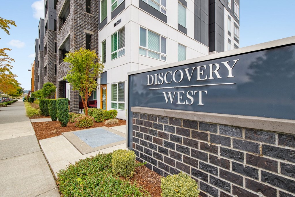 Property Signage at Discovery West, Issaquah, 98029